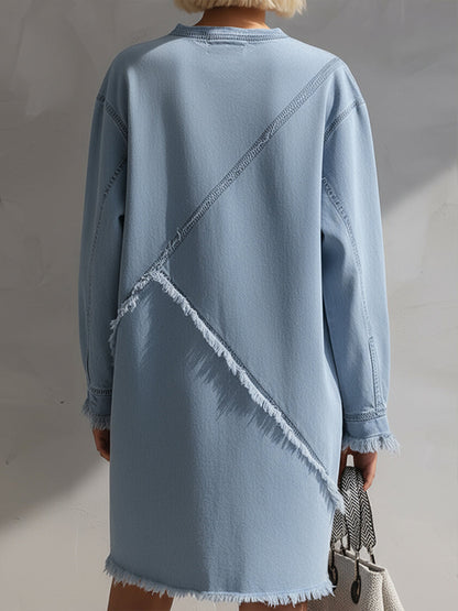 Teagan™ | Lichtblauwe denim mini-jurk met ruwe rand